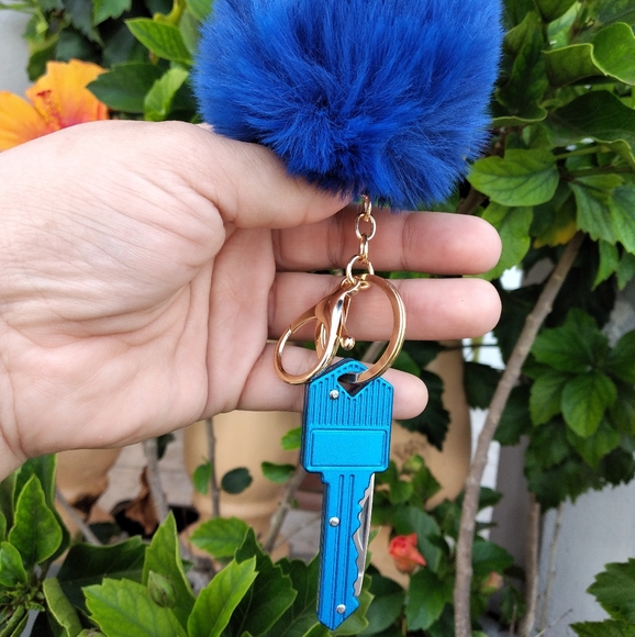 Self defense Keychain ( pick your color) - Picture 5 of 11